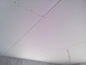 Montáž sadrokatónového stropu